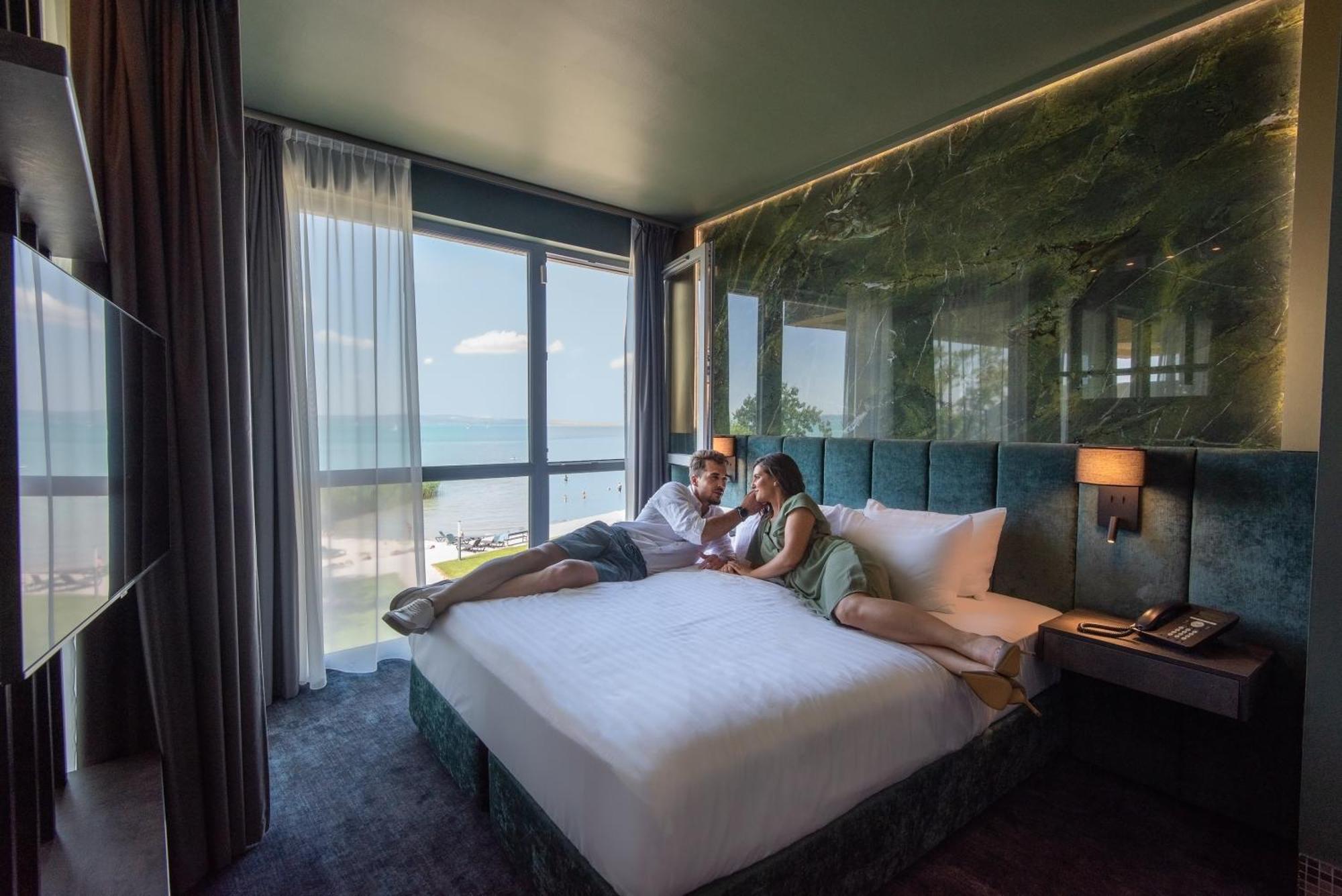 Hotel Azur Premium Siófok Extérieur photo